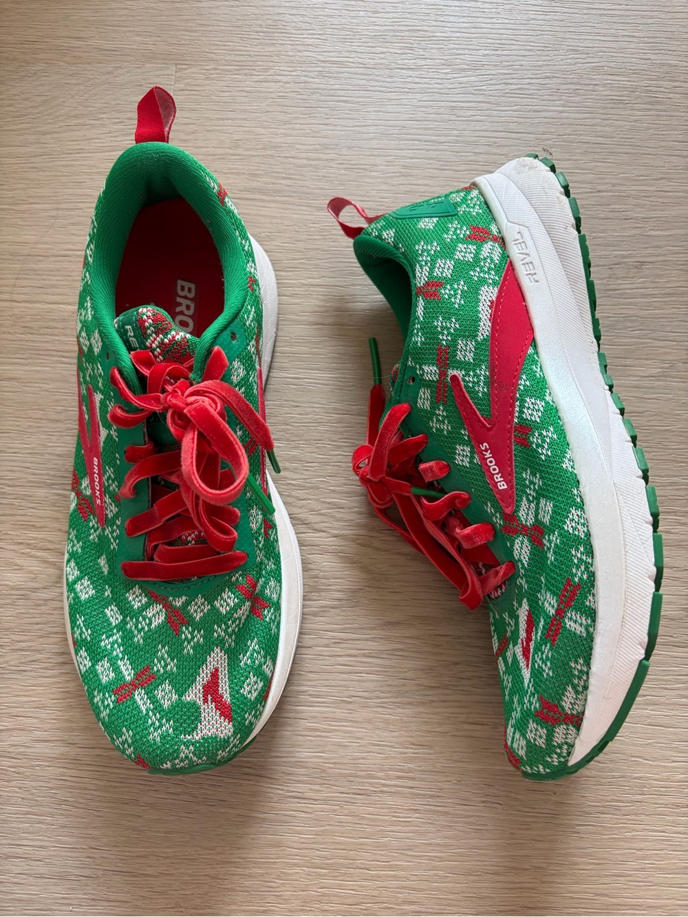 Brooks Revel Run Merry Sneakers Womens Size 6.5